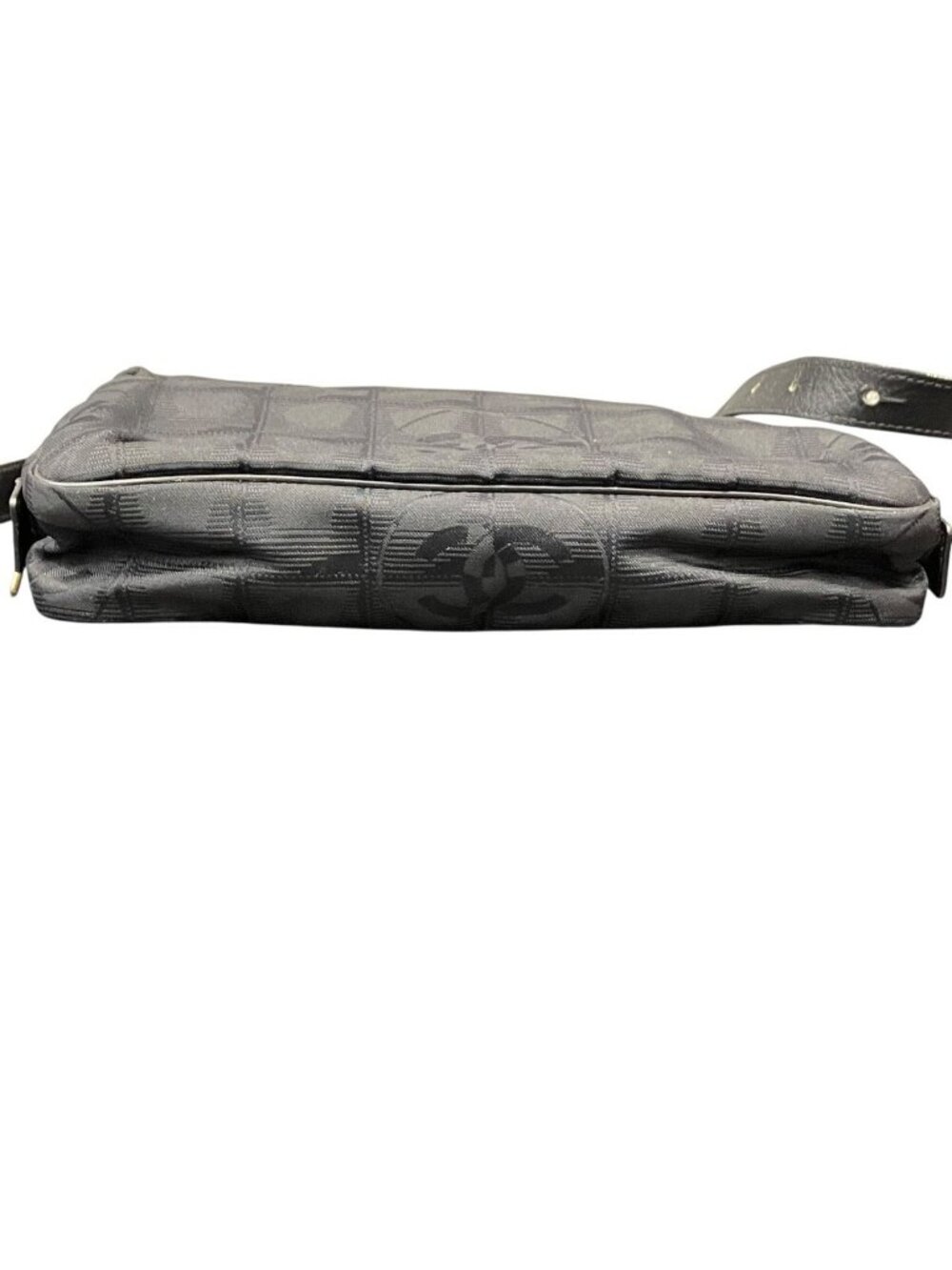 Chanel Waist Bag Nylon Leather - Picture 3 of 9